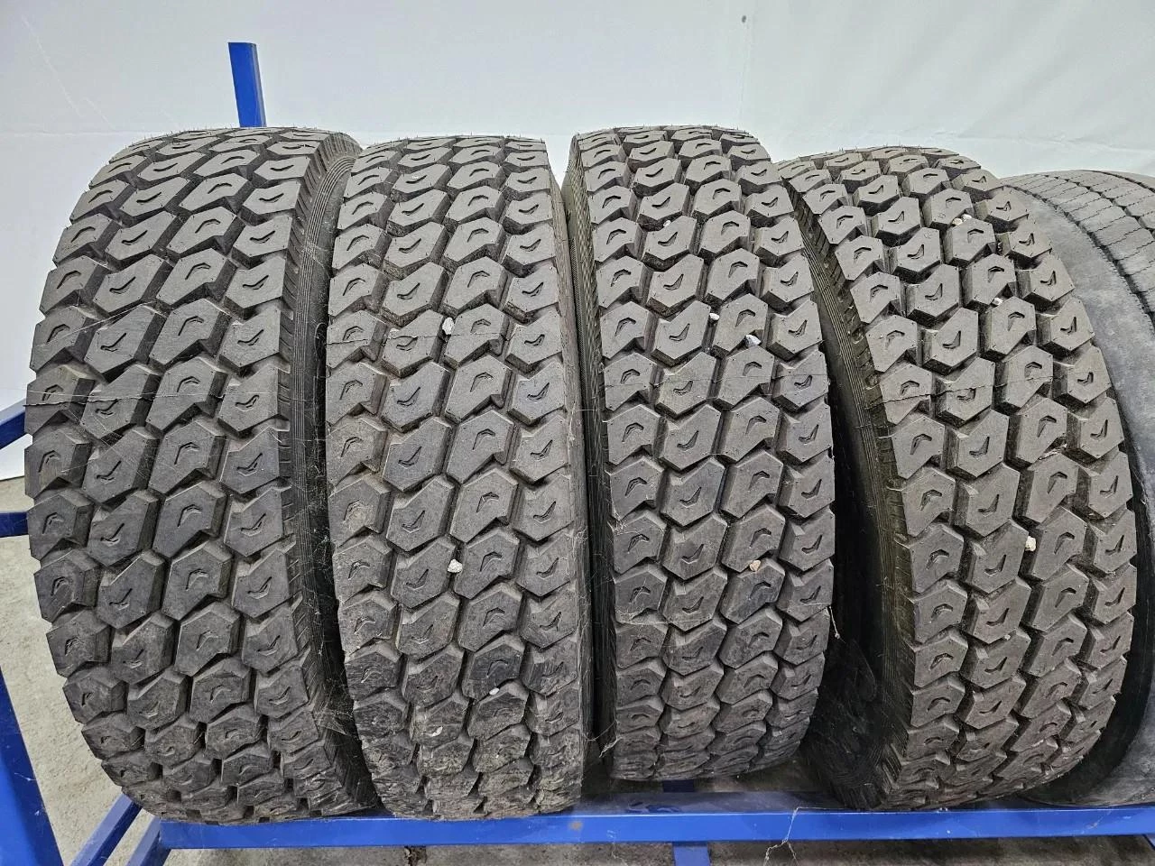 Continental 275/70R 22.5 imagem 1