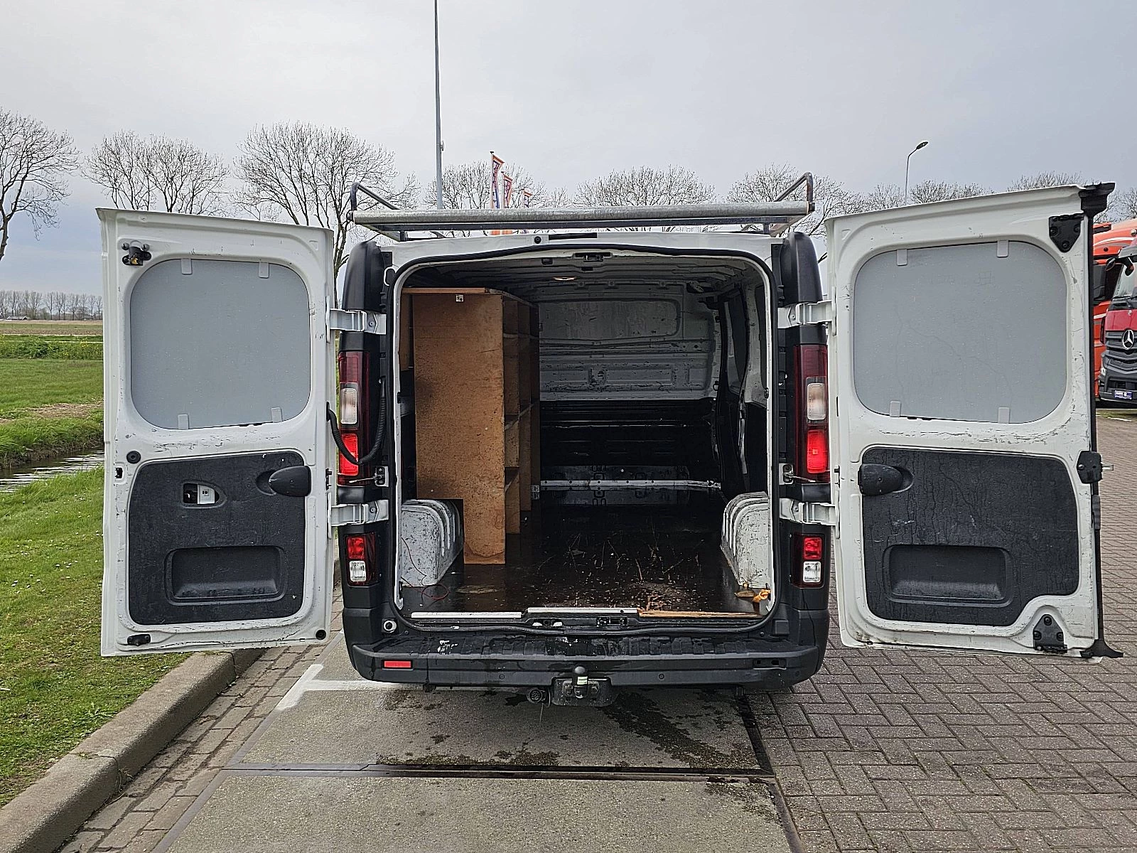 Renault Trafic 2017 - 1.6 DCI image 13