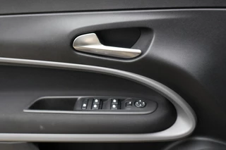 Jeep Avenger 2024 - 1.2 Aut. E-Hybrid LONGITUDE / Apple Carplay image 45