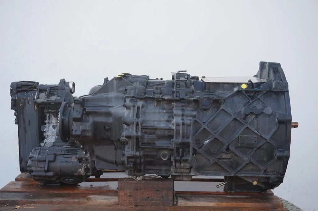 ZF 2016 - 12AS2131DD + INT3 Bild 3