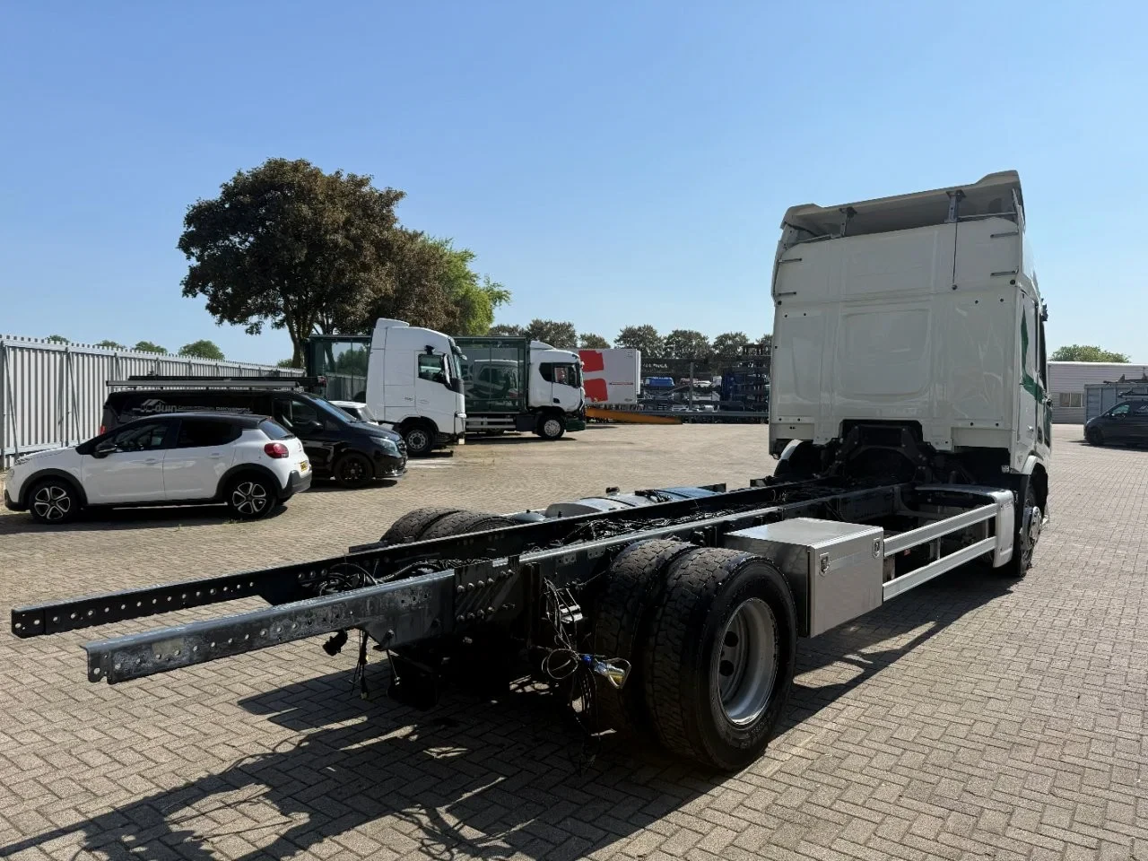 DAF XD410 2023 - / ENGINE RUNNING / SLEEPER HIGH CAB / NL TRUCK / ONLY:478608 KM / DEB / AUTOMATIC / EURO-6 / 2023 zdjęcie 5