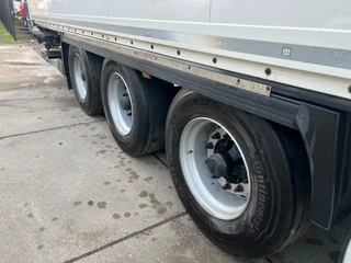 Krone N/A 2021 - SD / Closed Box / Dhollandia / 1x Lift Axle bild 8