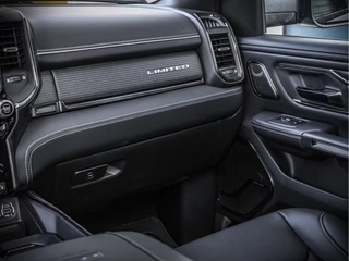 Dodge Ram 1500 2024 - Limited Night image 13