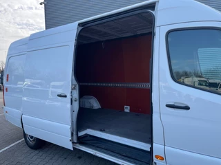 Mercedes-Benz Sprinter 2023 - 319 1.9 CDI / L4 H2 / RWD obrazek 8