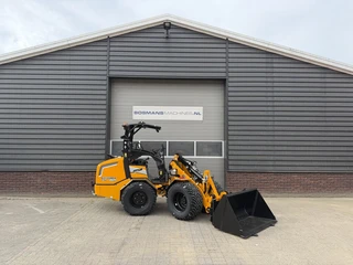 Giant G2700 X-TRA HD+ minishovel GEEL (veel opties: tandempomp, hefvering, pro inching enz) 2026 te koop