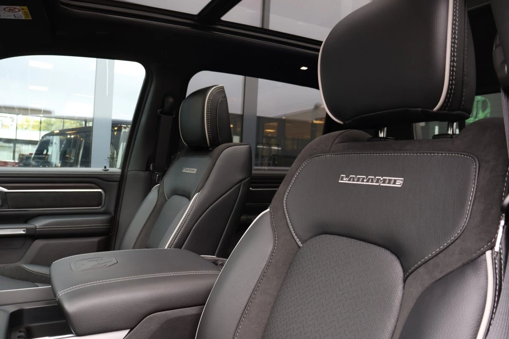 Dodge Ram 1500 2024 - 3.0 SST LARAMIE SPORT NIGHT / Laadbakdeksel + Trekhaak Bild 19