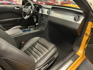 Ford Mustang 2009 - Coupe 4.6i V8 GT Premium 45th Anniversary Edition obrazek 52