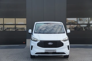 Ford Transit Custom 2024 - 320 2.0 TDCI L2H1 Limited 170pk - Adaptive Cruise - Stuurwiel verwarmd - Draadloos laden - Blind spot - Navigatie - Camera - Rijklaar afbeelding 2 miniatuur