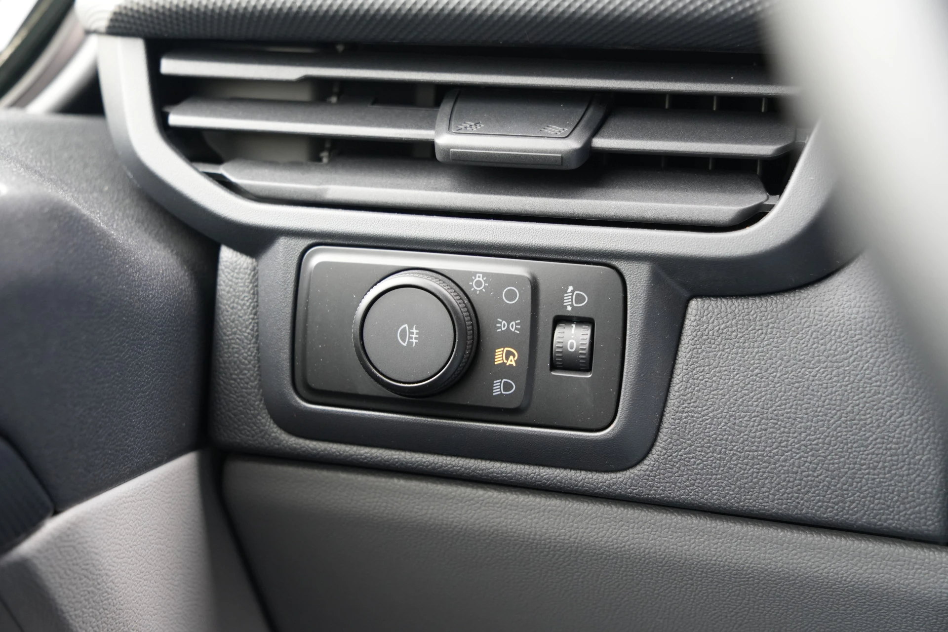 Ford Transit Custom 2025 - 320 2.0 TDCI L2H1 Trend 136pk - INCLUSIEF BPM - 2x Schuif - Achterklep - LED - Carplay - Stoelverwarming - Rijklaar Bild 21