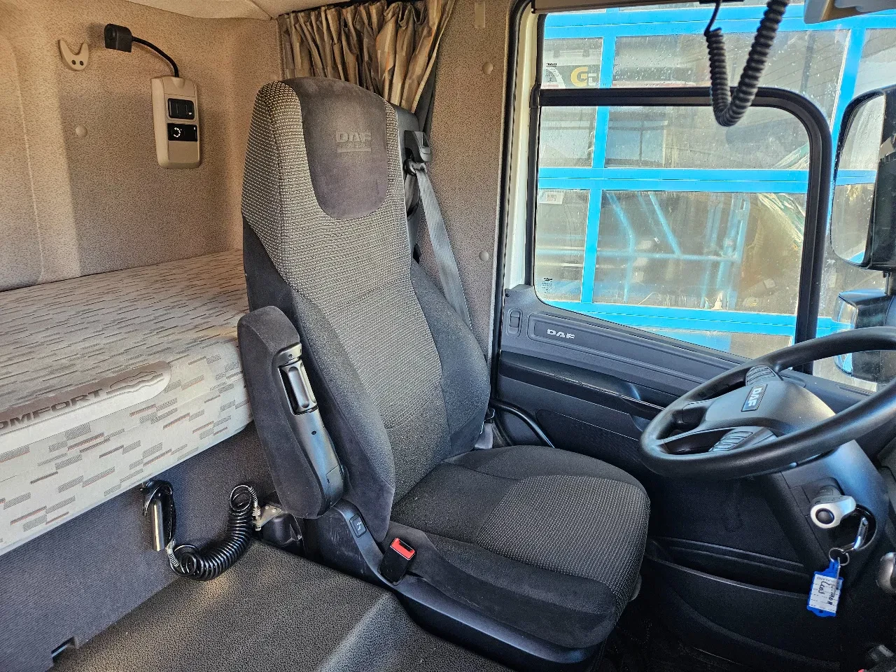 DAF 400 2016 - CF Space Cab 761.000 Km 8.000 kg vooras Bild 11