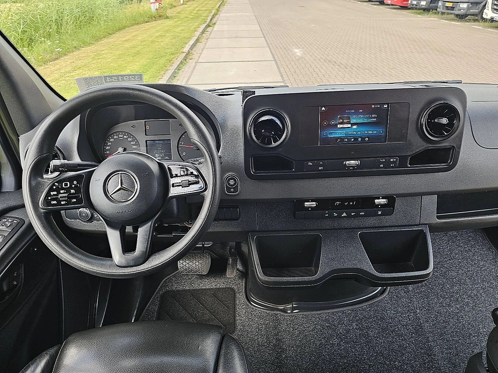 Mercedes-Benz Sprinter 2021 - 317 zdjęcie 8