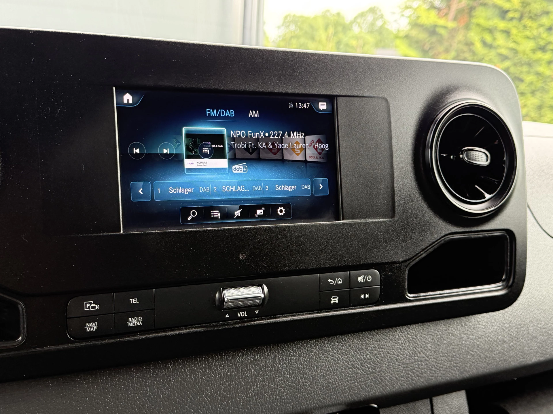 Mercedes-Benz Sprinter 2023 - 315 CDI 150 PK / L3H2 / 360 CAMERA / AIRCO / CRUISE / NAVI / 3-ZITS / CARPLAY / GEVEERDE STOEL изображение 14