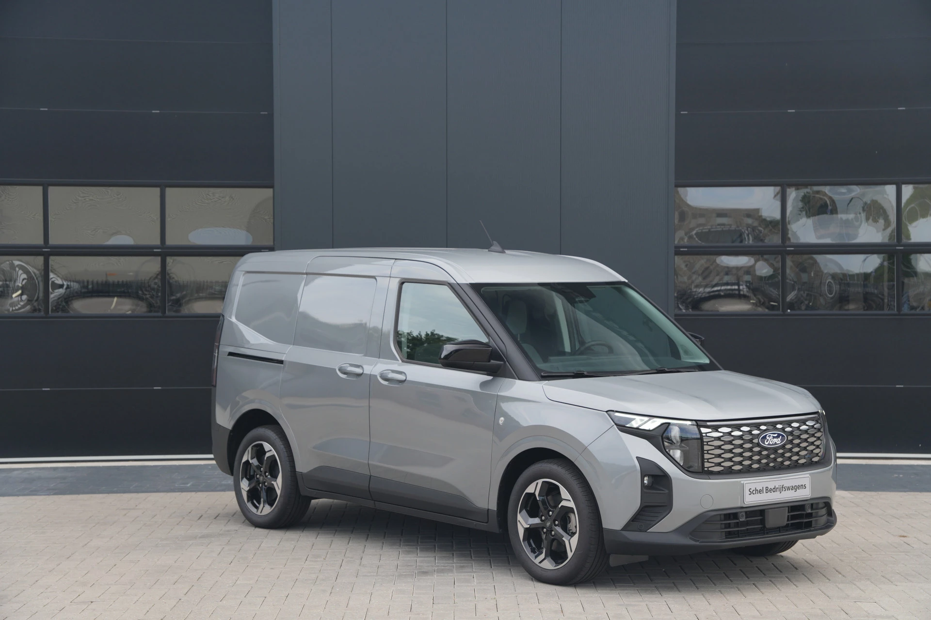 Ford E-Transit Courier 2026 - Limited 44 kWh 136pk - Trekhaak - Stoel/Stuurverwarming - ACC - Blindspot - Camera - Rijklaar Bild 3