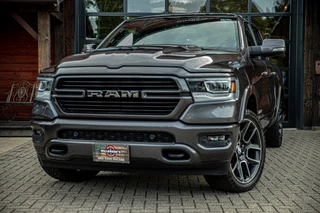 Dodge Ram 1500 2019 - 5.7 V8 4x4 Crew Cab Laramie изображение 2 миниатюра
