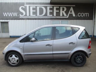 Mercedes-Benz A-Class 1999 - A160 Elegance , Manual obrazek 2
