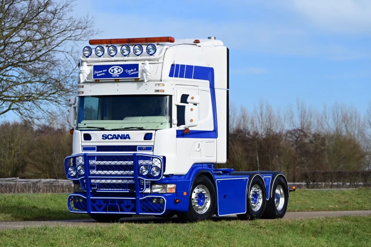 Scania R 2004 - R164-580 V8 Scania 164L 580 | Full air | PTO | manual | Showtruck | interior afbeelding 1