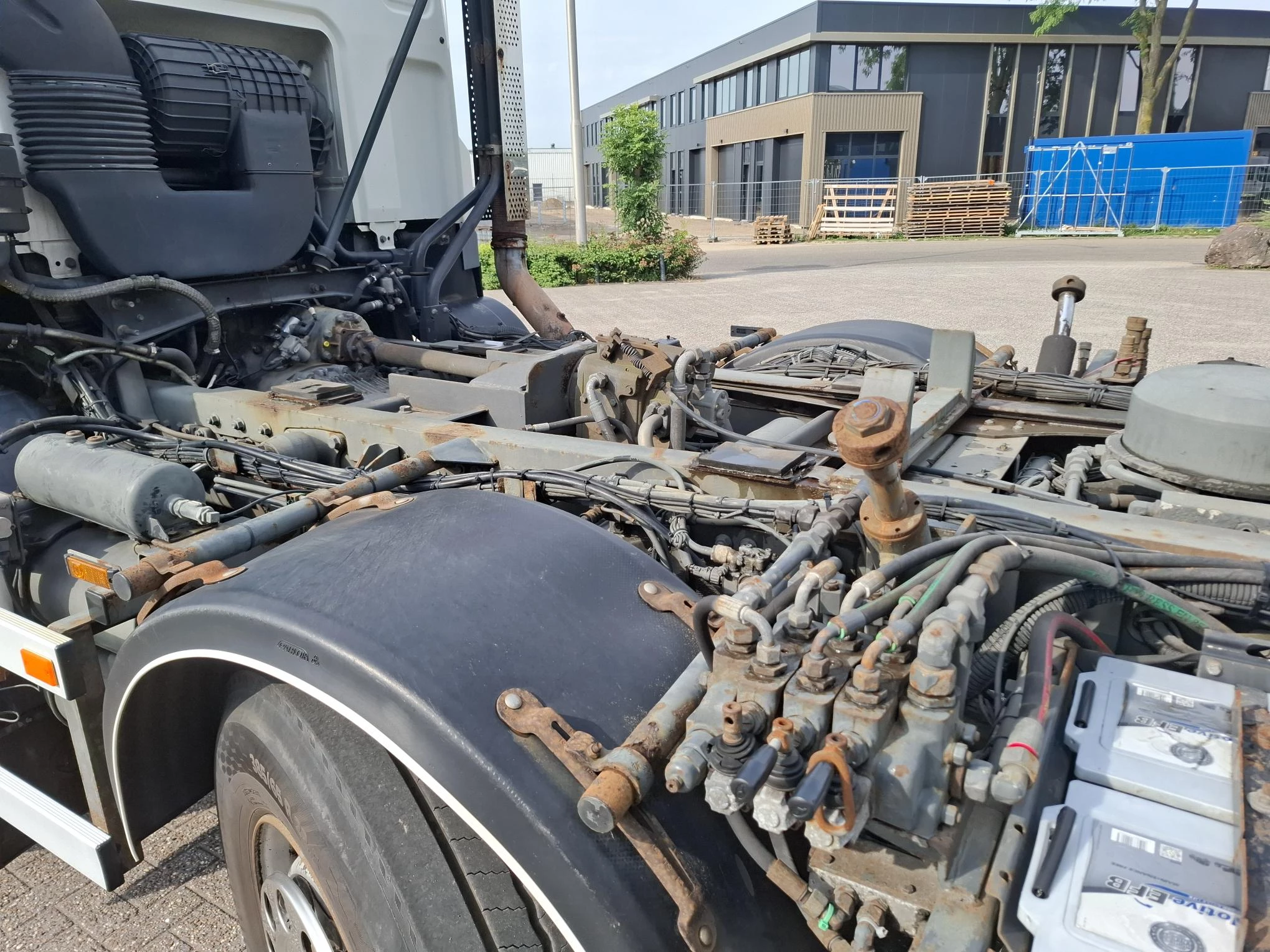 DAF CF 85.410 2013 - / 8X4 / BIG AXLE / FULL STEEL / NL TRUCK / HTS CABLE SYSTEM 32 TON / AIRCO / AUTOMATIC / EURO-5 / 2013 obrázek 17