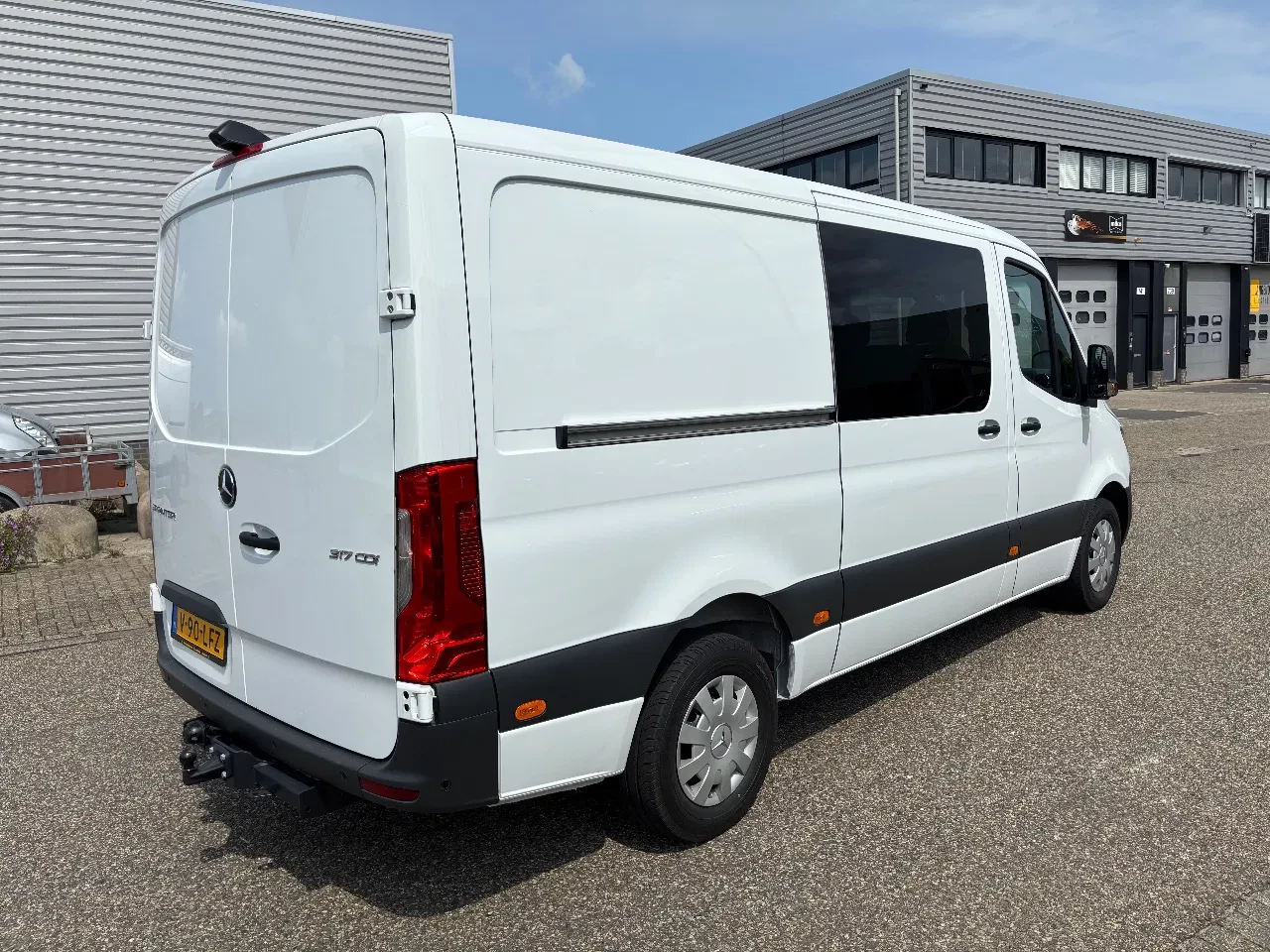 Mercedes-Benz Sprinter 2024 - 317CDI L2H1 Dubbelcabine 6+1 Pers Automaat Airco Navi Camera 3500KG Trekhaak NIEUW BPM VRIJ obrázek 4
