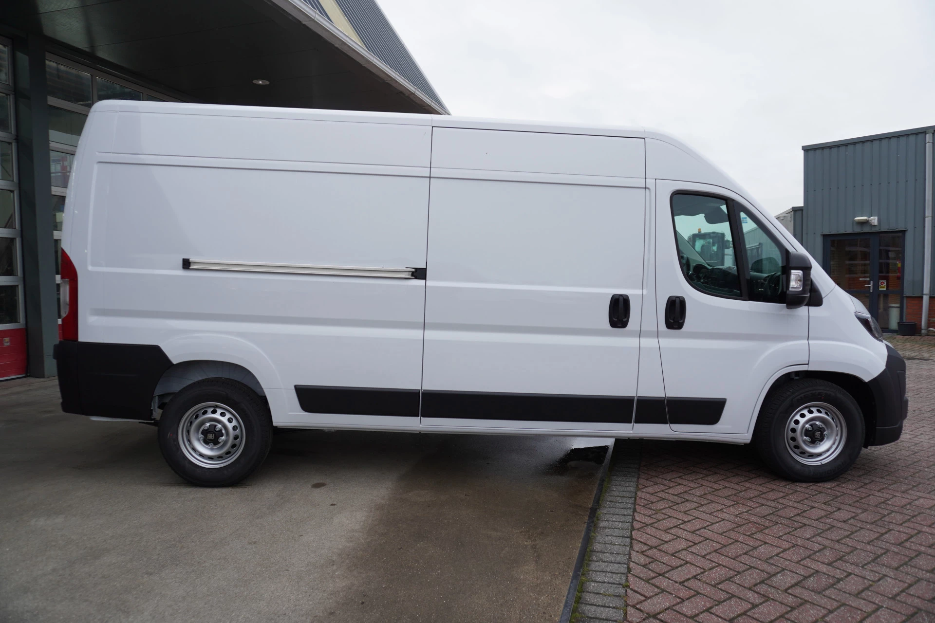 Fiat Ducato 2024 - 2.2 MultiJet 180PK S&S L3H2 Automaat image 3