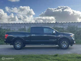 Nissan Titan 2016 - XD 5.0 V8 Cummins TD Platinum Reserve obrazek 2