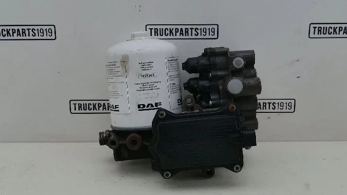 Knorr-Bremse - Compressed Air System Luchtdroger unit DAF image 1