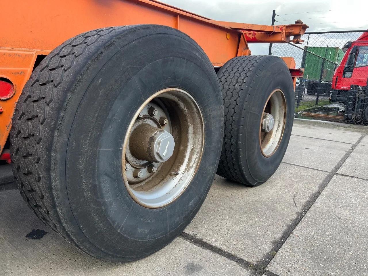 Fruehauf - Tipper Chassis / 20 FT / Steel Suspension obrázek 7