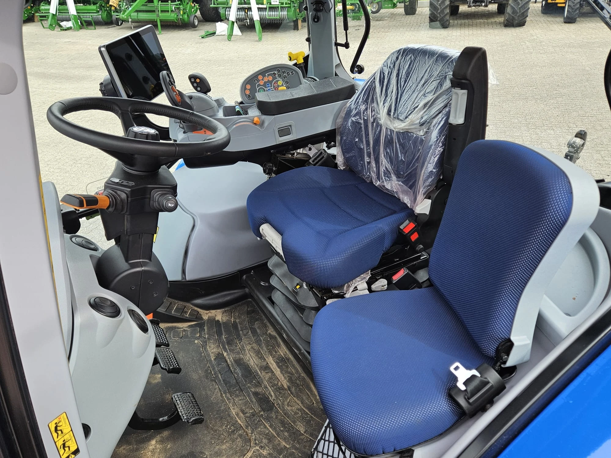 New Holland T5.140AC 2026 - LV image 26
