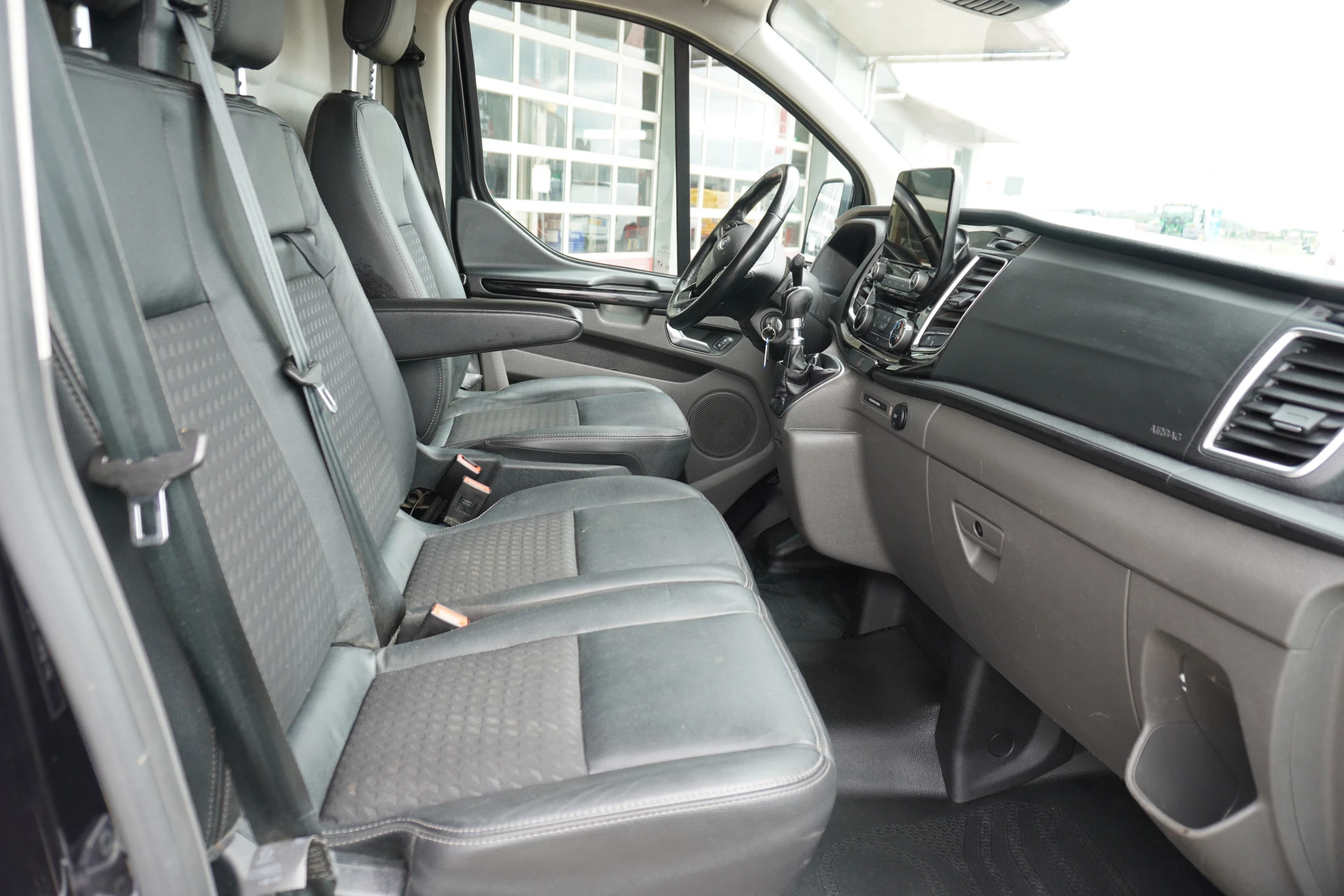 Ford Transit Custom 2022 - 320L 2.0 TDCI 185PK L2H1 Sport obrázek 14