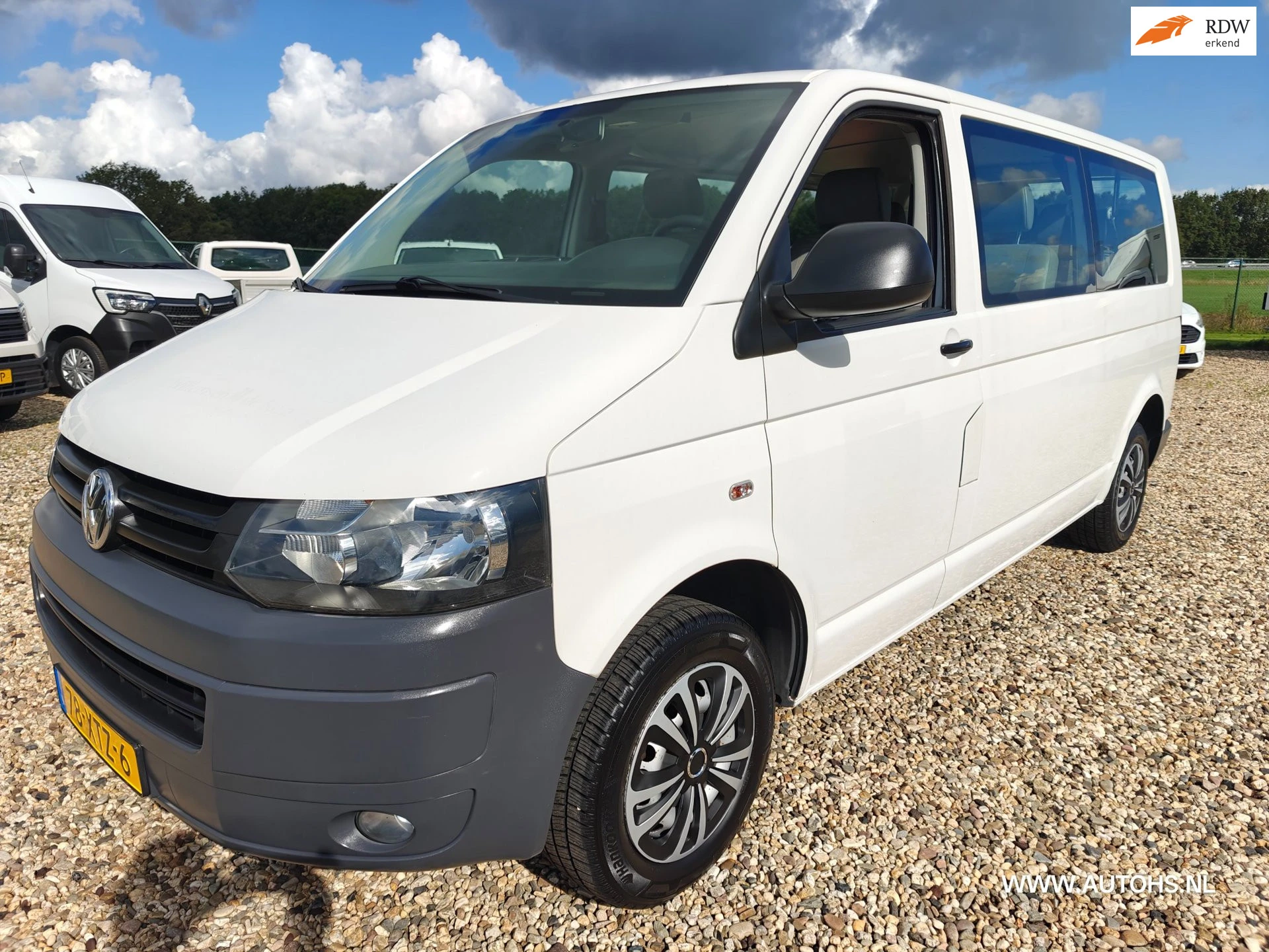 Volkswagen Transporter 2012 - Kombi 2.0 TDI Lang 9 Persoons Trendline , 1e Eig. Airco , leuke personenbus! afbeelding 1