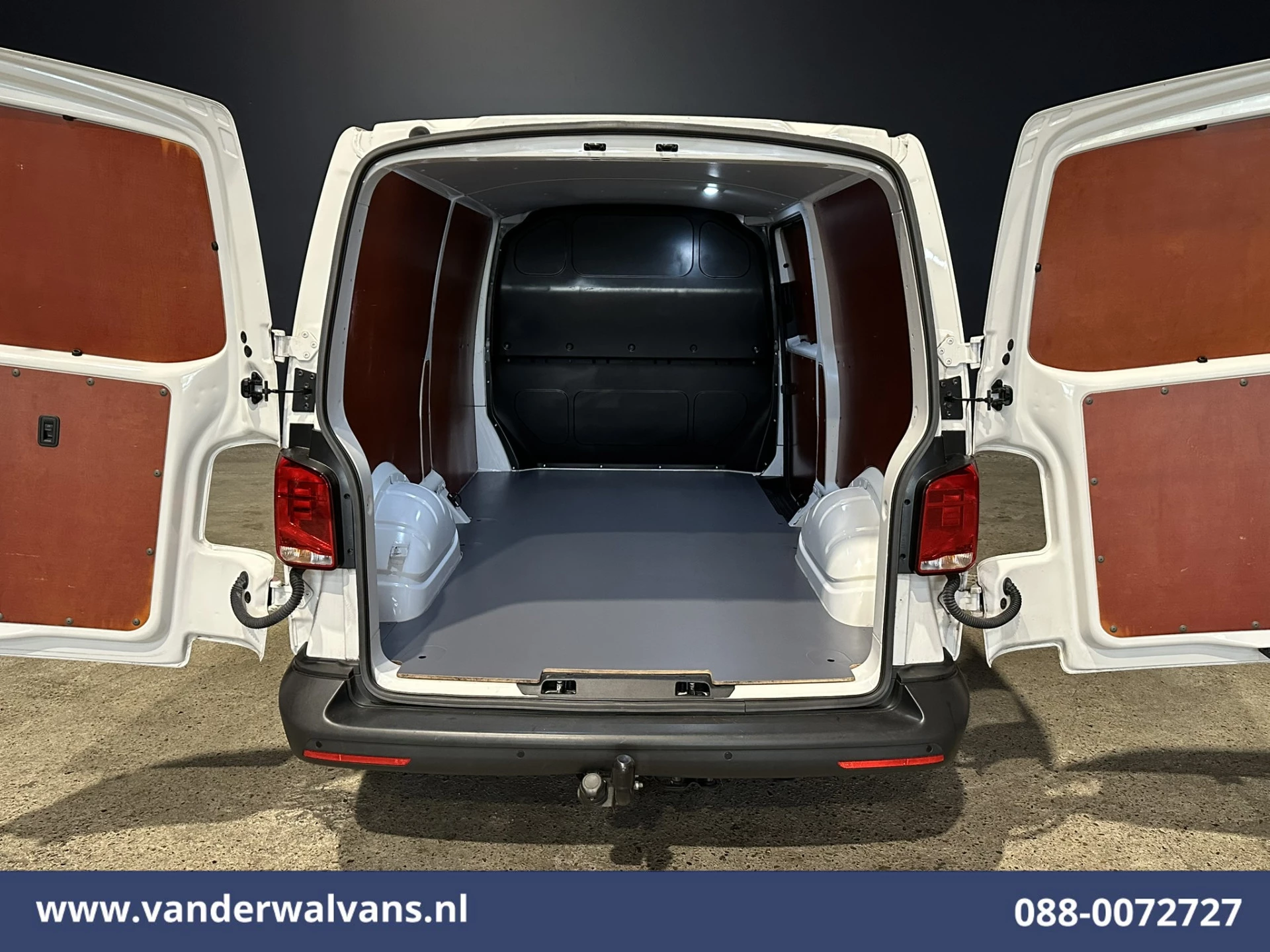 Volkswagen Transporter 2023 - 2.0 TDI L2H1 Euro6 Airco | Navigatie | Apple Carplay | Android Auto | Trekhaak obrázek 3