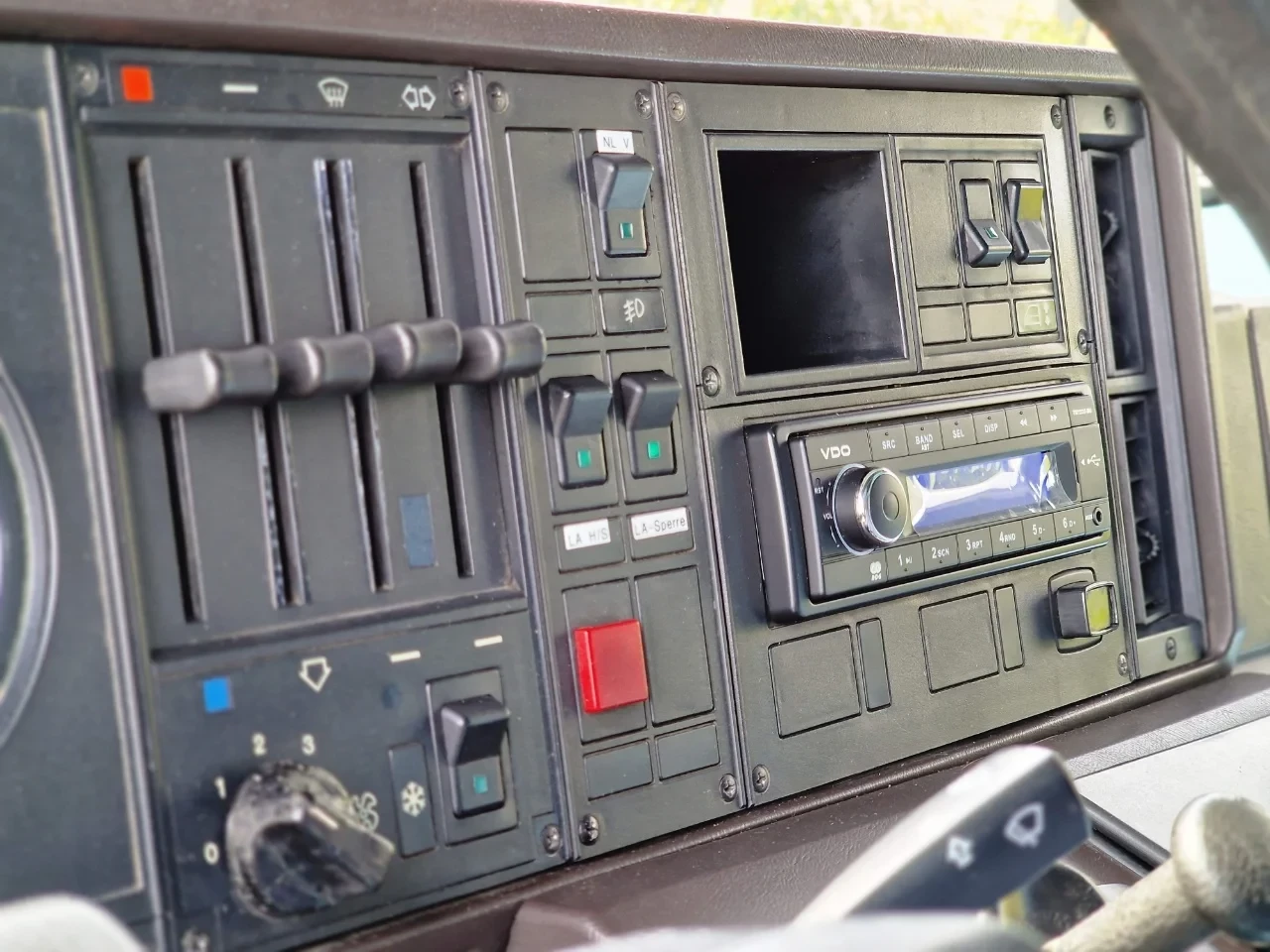 Scania R142-V8 1987 - 420 V8 - Old timer - Clean chassis/cab/interior - Dutch registration imagen 16