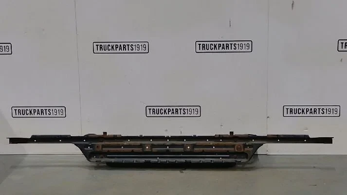 Mercedes-Benz - Body & Chassis Parts Opstap voorzijde MB MP4 image 1