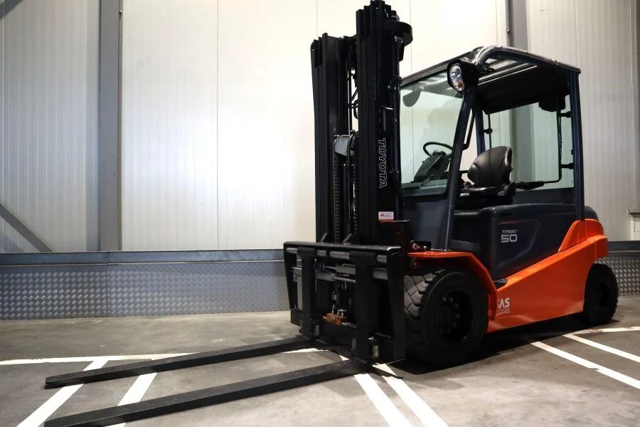 Toyota 2015 - 8 FBMT 50 afbeelding 1
