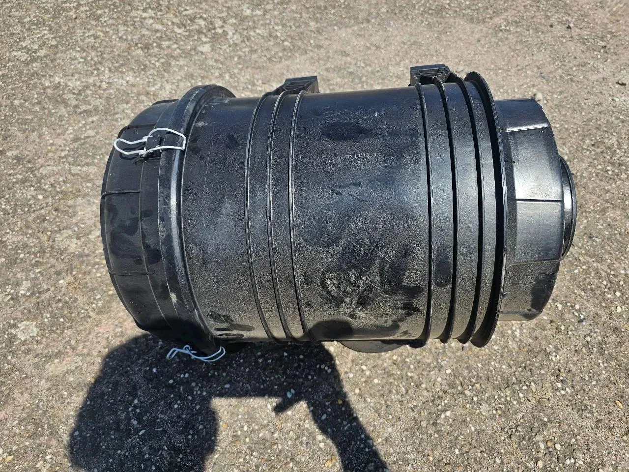 MAN Air filter housing Bild 4