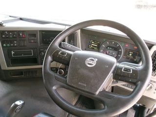 Volvo FM 370 2019 - 6X2 LIFTAS obrazek 8