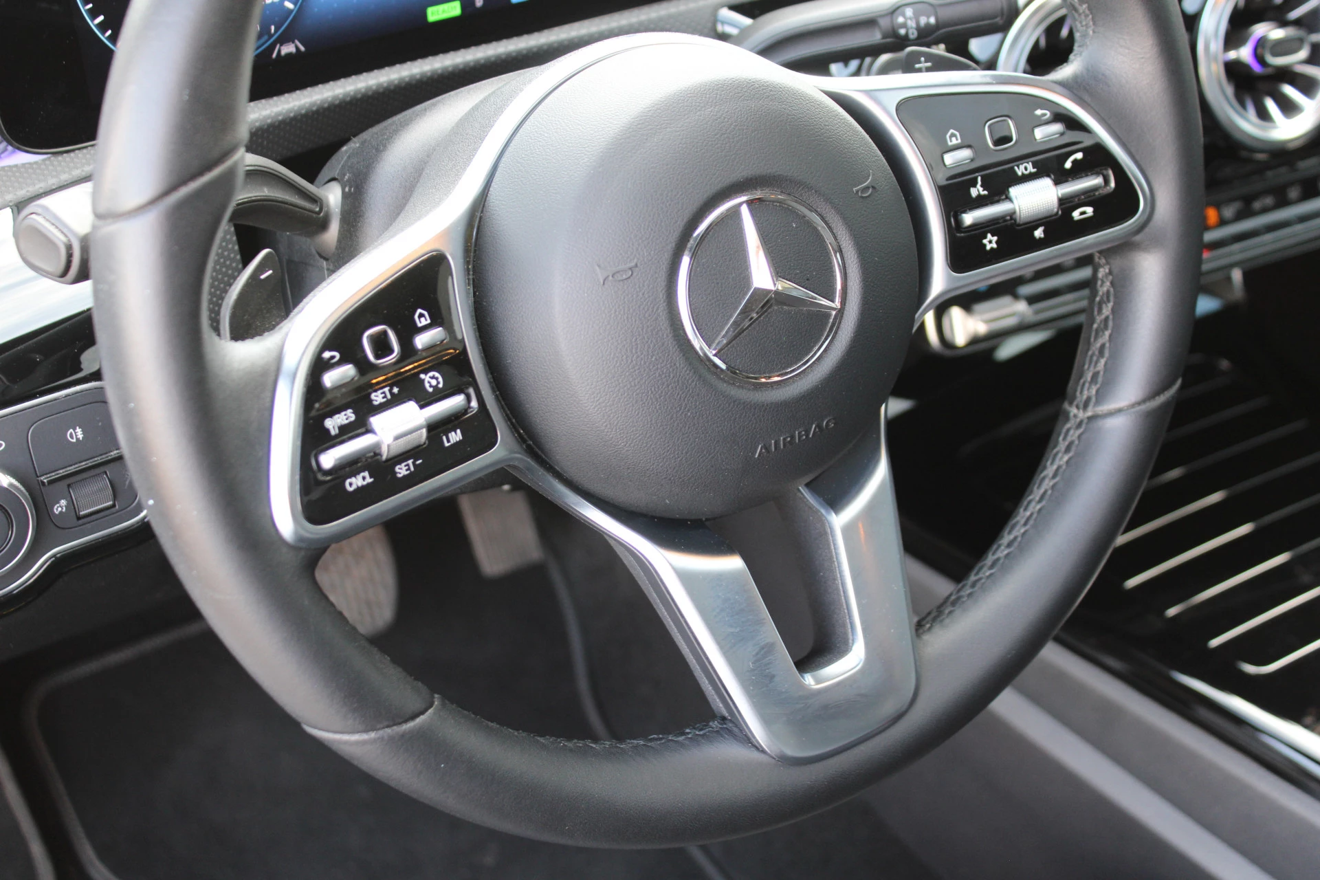 Mercedes-Benz CLA 2022 - Shooting Brake 250e AUT8 Luxury Line PANORAMADAK SFEER LEDER MULTIBEAM KEY-LESS GO obrázek 19