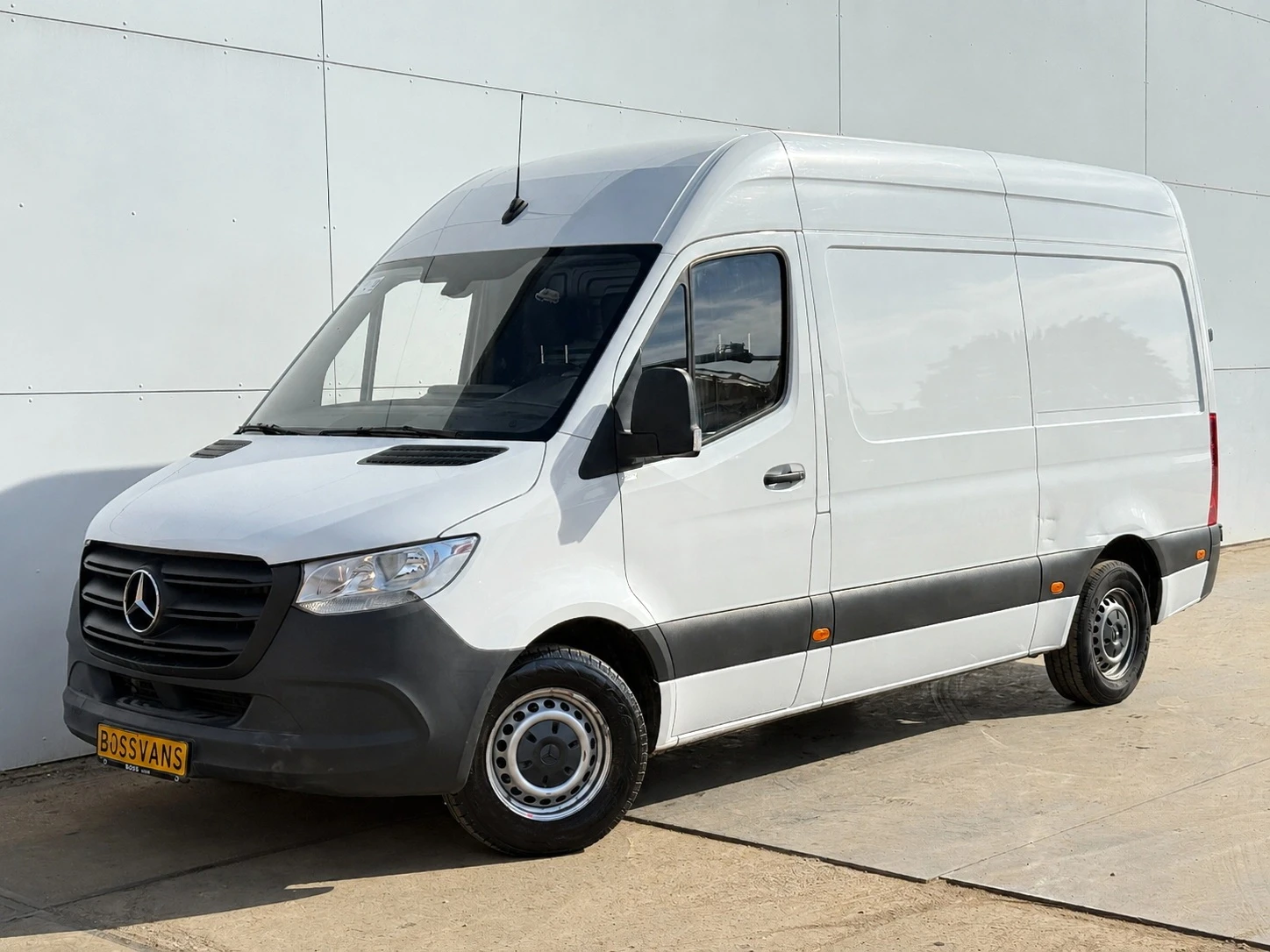 Mercedes-Benz Sprinter 2023 - 315 1.9 CDI Automaat L2H2 Climate Control Cruise Control Carplay Camera image 1