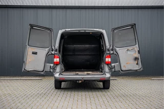 Volkswagen Transporter 2010 - T5 2.0 TDI L1H1 | 140 PK | Airco | Trekhaak bild 9