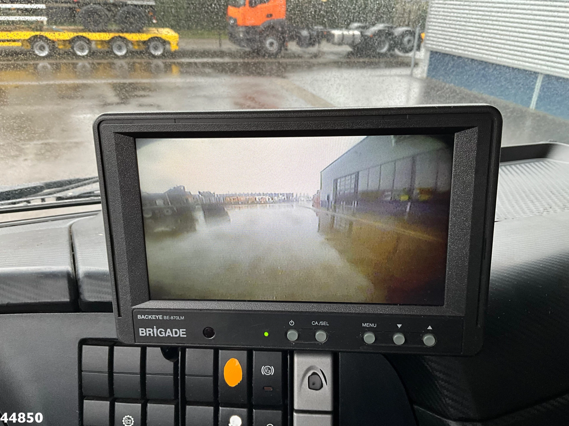 Iveco Trakker 2018 - AD380T41W 8x6 Euro 6 HMF 19 Tonmeter Z-kraan image 15