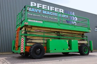 Holland Lift 2007 - Megastar G-320DL30-4WDS/N Diesel, 4x4x4 Drive, 34m en venta