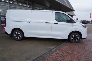 Ford E-Transit 2025 - Cust. 340 L2H1 136PK Trend 65 kWh Elektrisch image 3