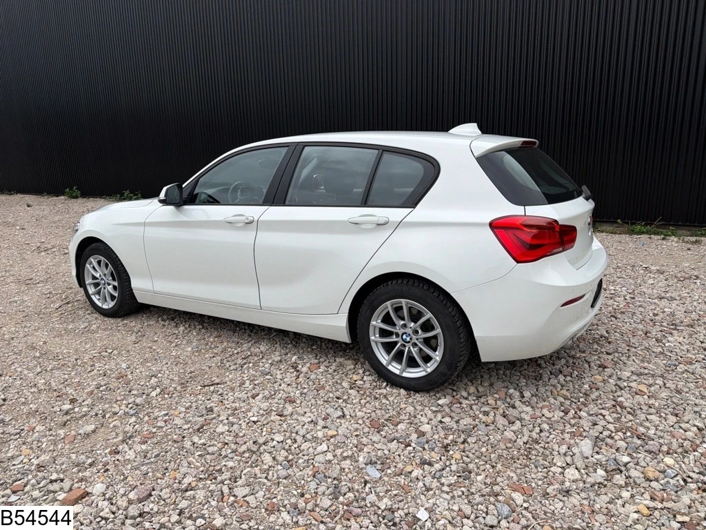 BMW 1 Series 2018 - 116 D zdjęcie 4