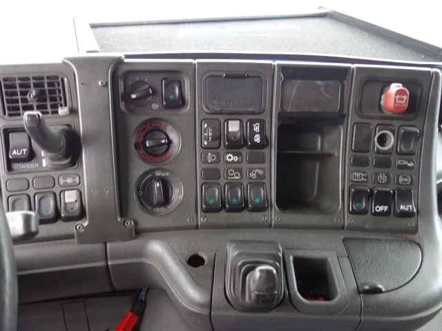 Scania P 1997 - P124-400 13000 LITER ,MANUALFEULPOMP,RITARDER imagem 12