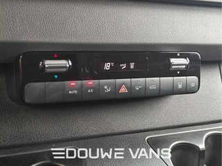 Mercedes-Benz Sprinter 2020 - L2H2 319 Automaat Zwart Trekhaak LED 360 Camera bild 13
