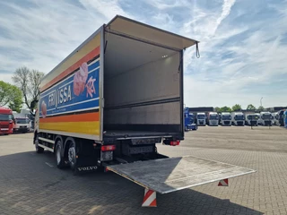 Volvo FH 2015 - 13.420 6x2 - Box - Loadlift - Manual gearbox - Low KM image 6