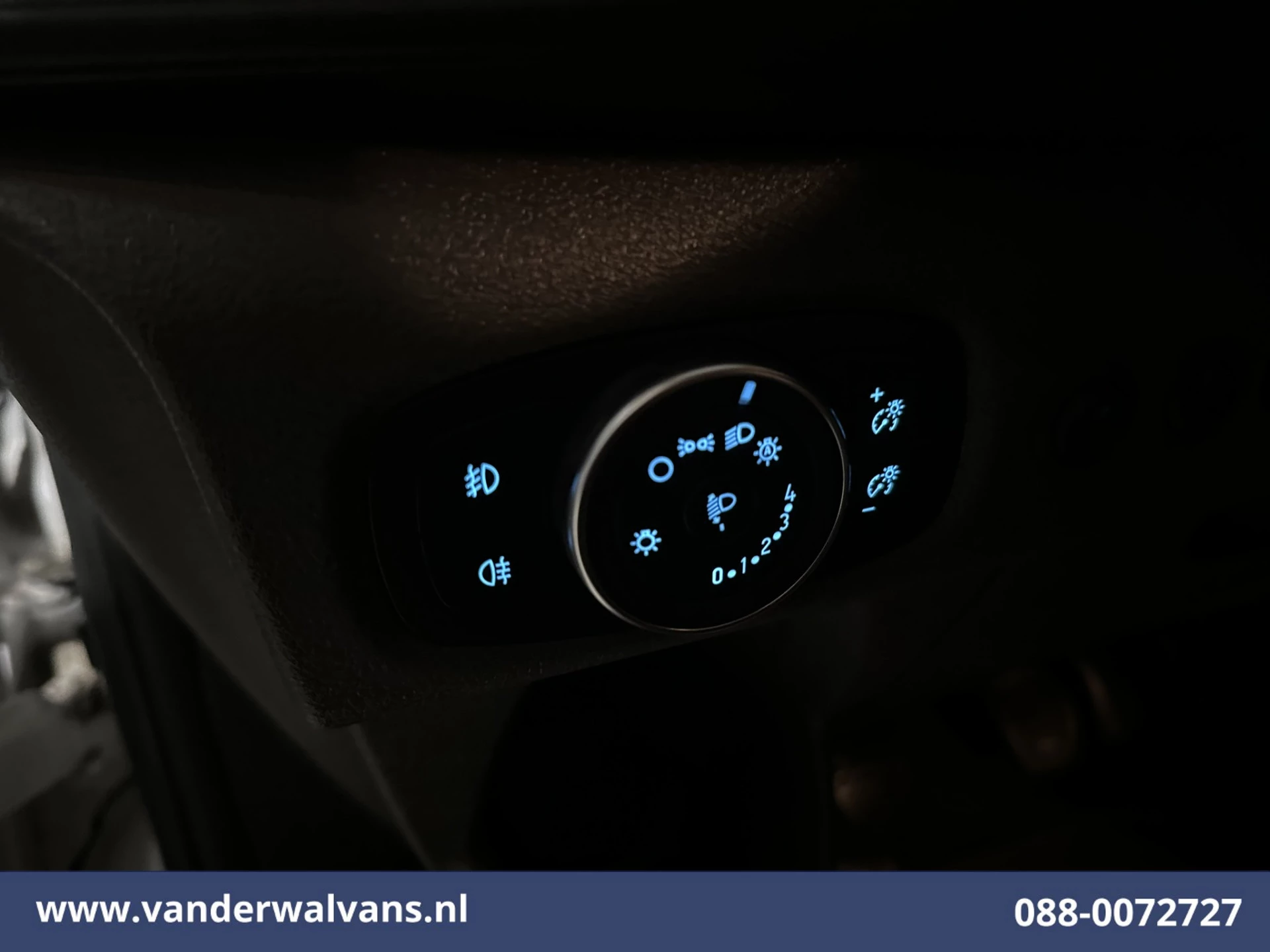 Ford Transit Custom 2022 - 2.0 TDCI 130pk L2H1 Euro6 Airco | Camera | Apple Carplay | LED | Cruisecontrol | 2800kg Trekhaak image 18