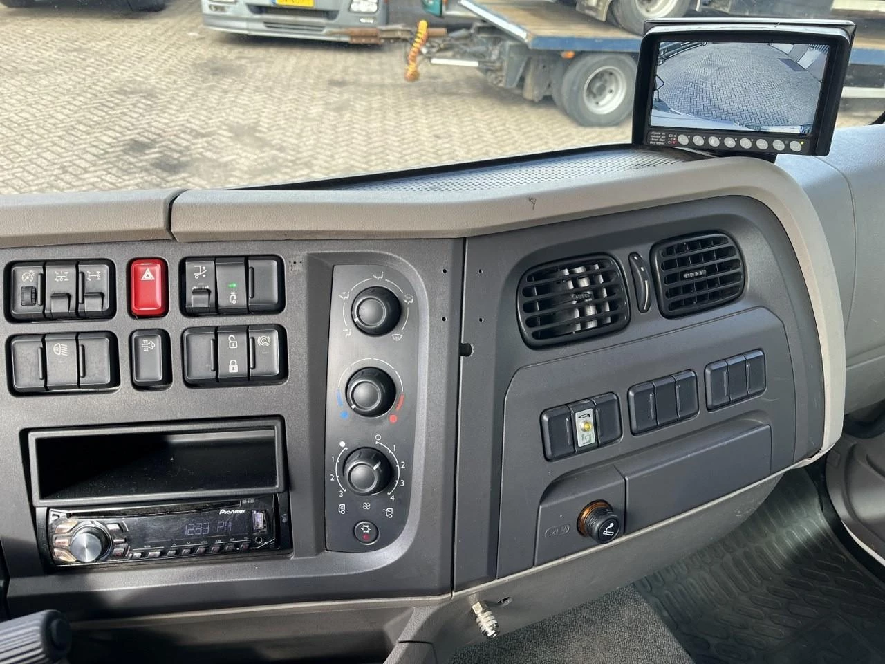 DAF LF 180 FA 2014 immagine 8