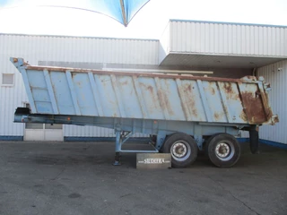 Fruehauf N/A 1982 - 2 Axle , Steel Tipper , Drum brakes, Spring suspension imagen 2