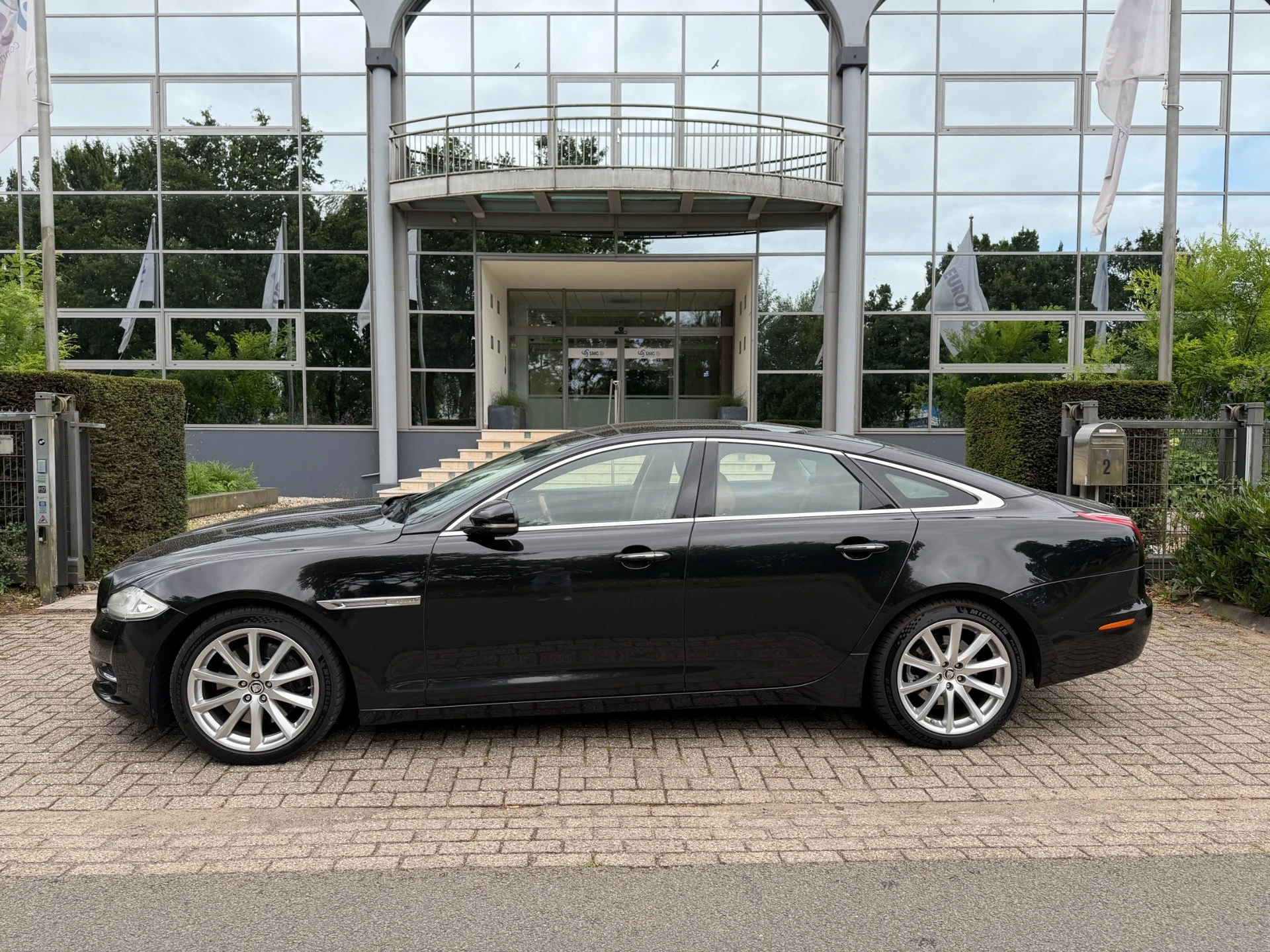 Jaguar XJ 2011 - 5.0 V8 Portfolio aut,panorama,leer,boekjes afbeelding 2
