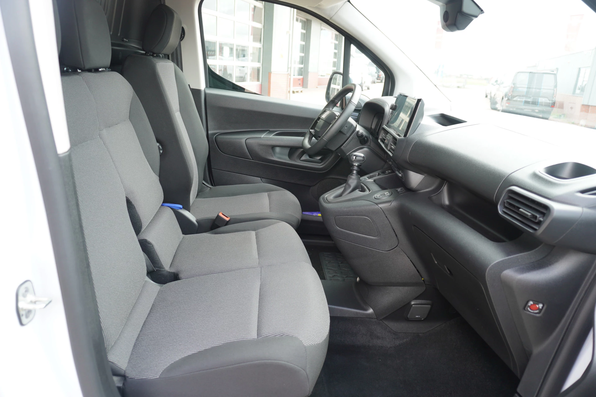 Fiat Doblò 2024 - BlueHDi 130PK S&S L2 1000kg 3 zits afbeelding 13